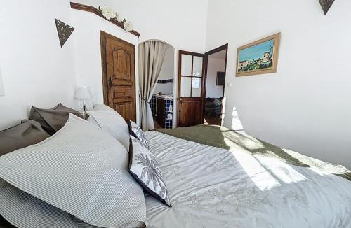 Villeneuve House | Clos des Cassis - Maison d'Hôtes