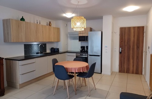 Castelnau-le-Lez Apartment | Clos des Chênes - Very quiet apt. near Montpellier - Tramway 1 minute away