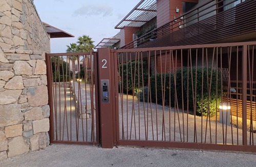Castelnau-le-Lez Apartment | Clos des Chênes - Very quiet apt. near Montpellier - Tramway 1 minute away