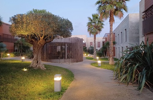 Castelnau-le-Lez Apartment | Clos des Chênes - Very quiet apt. near Montpellier - Tramway 1 minute away