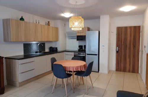 Castelnau-le-Lez Apartment | Clos des chênes - Terrasse Parking Tram à 1 min
