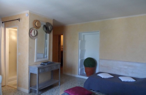 Cruzy Bed & Breakfast | Clos Mazerolles