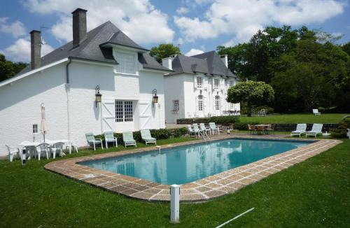 Jurancon Bed & Breakfast | Clos Mirabel Manor - B&B