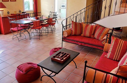 Lagnes House | Clos Saint Joseph by Interhome