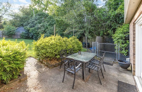 SouthPark House | Close 2 Southpark Pet Friendly w Fenced-In Yard