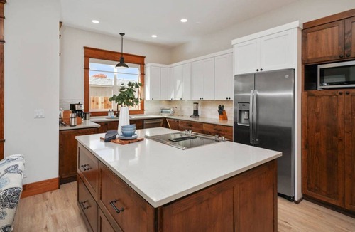 Independence House | Close access to the Willamette Valley Wineries