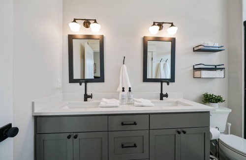 Independence House | Close access to the Willamette Valley Wineries