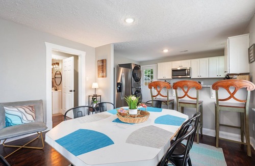 Buckroe Beach House | Close Beach Access - 150 Yards to Fishing Pier!