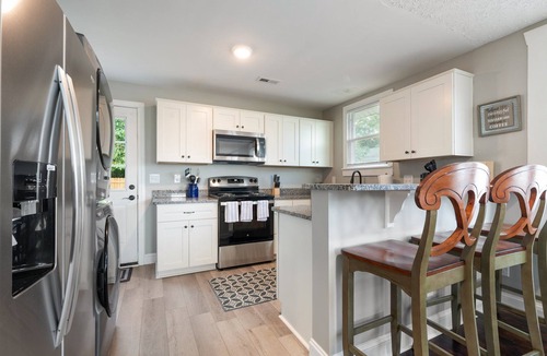 Buckroe Beach House | Close Beach Access - 150 Yards to Fishing Pier!