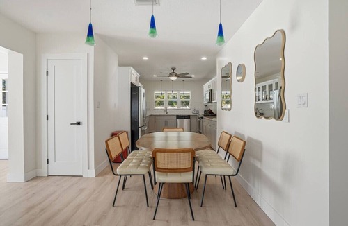 Bayview House | Close by the water and parks