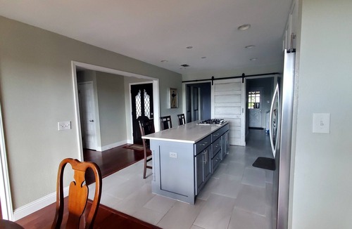 McNeil House | Close in, Hill Country Views Close to Arboretum and Domain