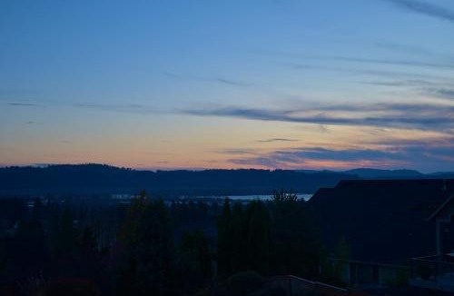 Washougal House | Close in Hillside Retreat