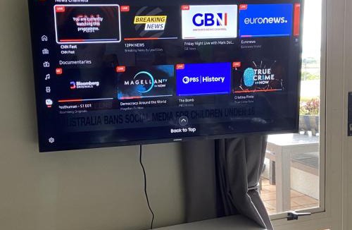 Te Atatu South Apartment | Close motorway, free breakfast, Fabulous views, selfcontained