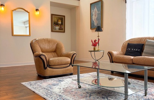 Whitchurch-Stouffville House | Close to the city with great view to the lake.