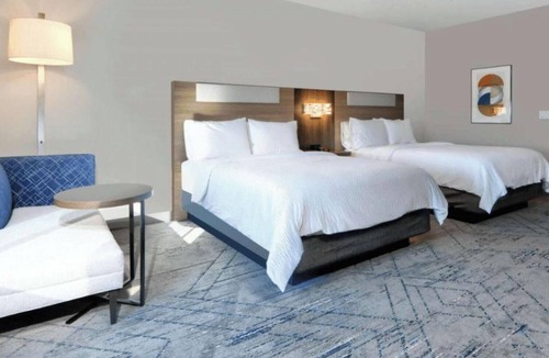Far North Dallas Hotel | Close to Addison Circle Park + Gym & Pool