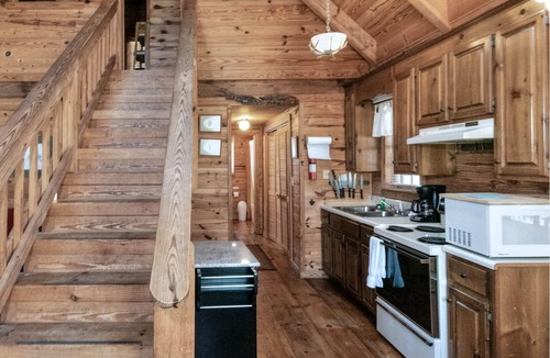 Pine Mountain Cabin | Close to all area amenities