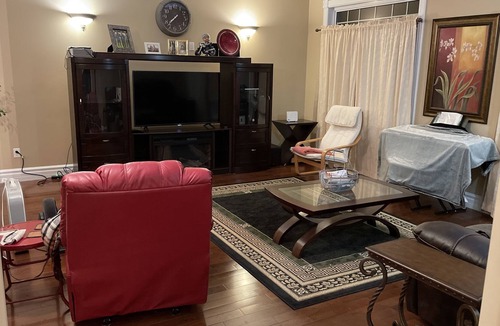 Colborne House | close to amenities and beach