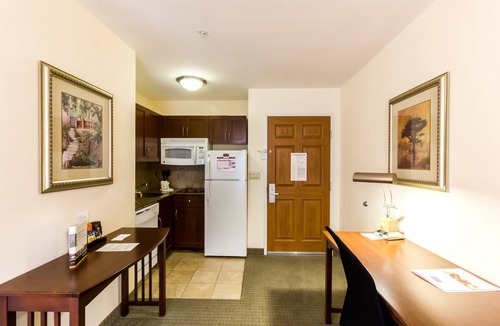 Montopolis Apartment | Close to Austin Airport | Free Breakfast + Free Wi-Fi + Outdoor Pool