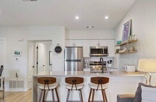 Barton Hills Apartment | Close to Barton Springs + Zilker | King BR + Patio