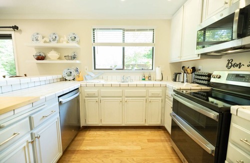 May Valley House | Close to Bay Area attractions!