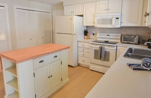 East Dennis House | Close to Bayside Beaches & Spacious Deck!