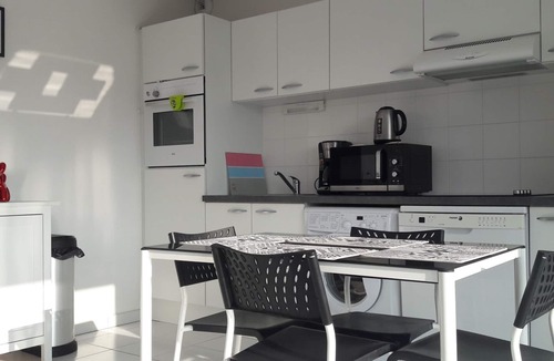 Fort-Mahon-Plage Apartment | Close to beach with parking and balcony in Fort-Mahon-Plage