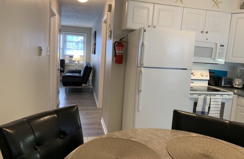 North End Condo | Close to beach! Spacious -Condo B