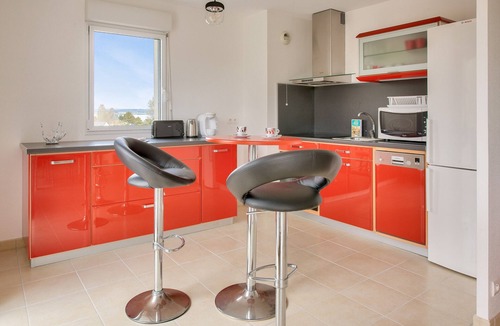 Fouesnant Apartment | Close to beaches and shops, flat for 4