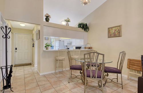 Park East Villa | Close to Beaches, Downtown, everything Sarasota
