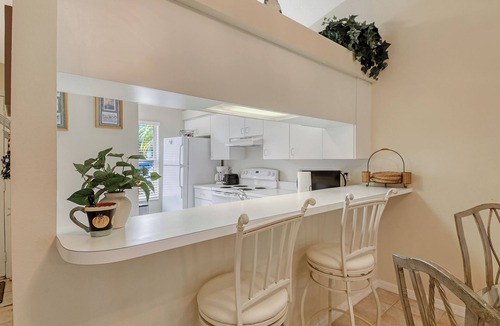 Park East Villa | Close to Beaches, Downtown, everything Sarasota