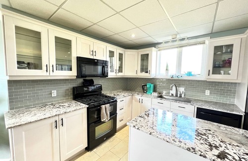Sherkston Apartment | Close to beachSAUNA & Movie Room,/Sherkston
