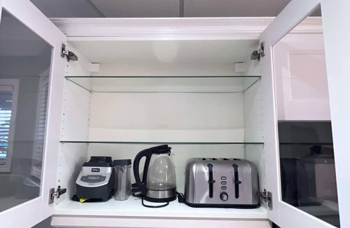 Sherkston Apartment | Close to beachSAUNA & Movie Room,/Sherkston
