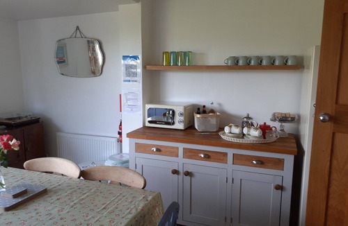 Galmpton House | Close to Broadsands beach