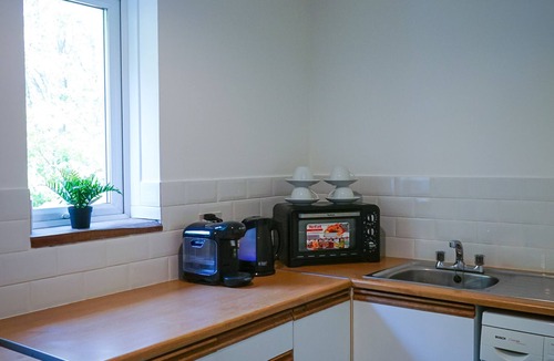 Newbury Apartment | Close to center, first floor studio.