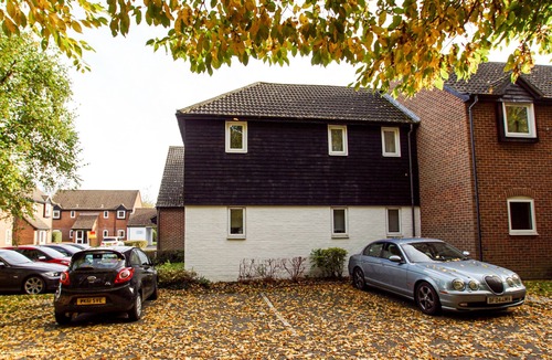 Newbury Apartment | Close to center, first floor studio.
