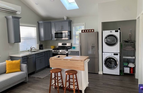 Windermere Apartment | Close to Children's hospital, parks, trails and UW, 1 bed/1 bath
