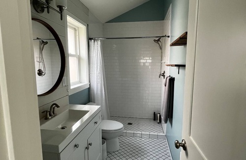 Windermere Apartment | Close to Children's hospital, parks, trails and UW, 1 bed/1 bath