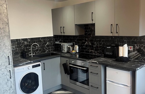 Peterborough Apartment | Close to city centre, Free Parking