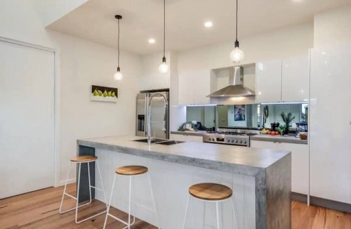 Belmont House | Close to Coast Belmont