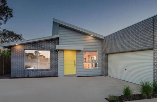 Belmont House | Close to Coast Belmont