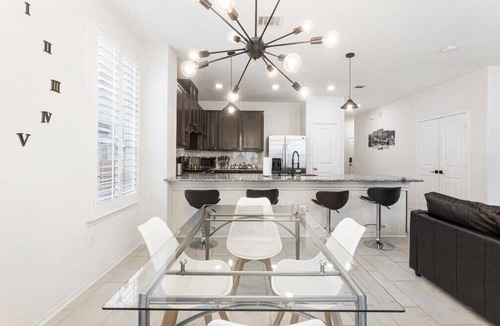 Austin House | Close to CotA & Downtown | Spacious & Cozy | 4BR