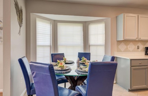 Hillcrest Heights Villa | Close to DC Excellent location.