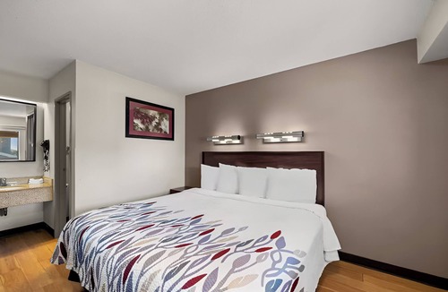 Las Colinas Hotel | Close to DFW: Airport Shuttle & Parking. Near Grapevine Mills Mall | 4 Units