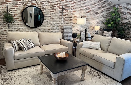 Bedford House | Close to DFW airport, sport venues, steps to running/bicycling trail & shopping