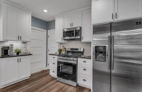 Brenham House | Close to Downtown Brenham