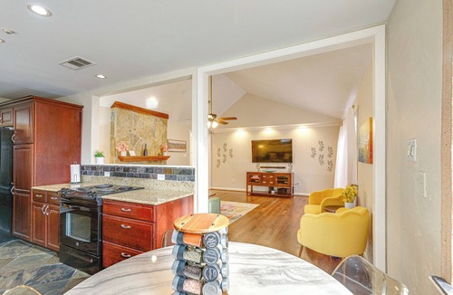North Dallas House | Close to Downtown Family & Pets!