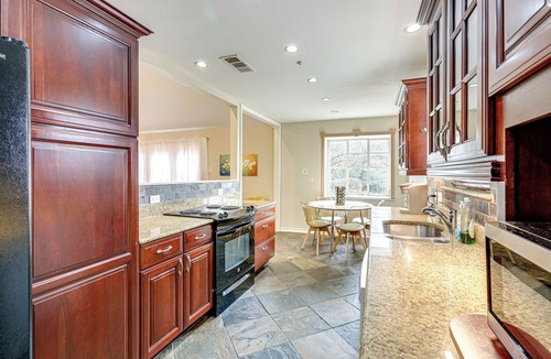 North Dallas House | Close to Downtown Family & Pets!