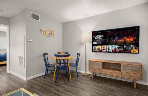 Hancock Apartment | Close to Downtown Fast Wi-Fi Parking Pool