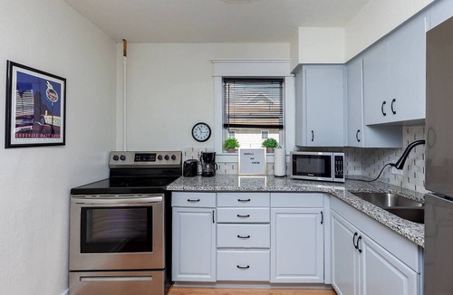 Des Moines House | Close to Downtown~Fun Backyard~Pet Friendly~2 BDRM