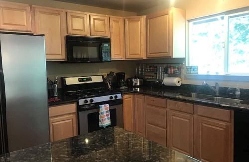 Country Club Estates House | Close to Everything in SLT